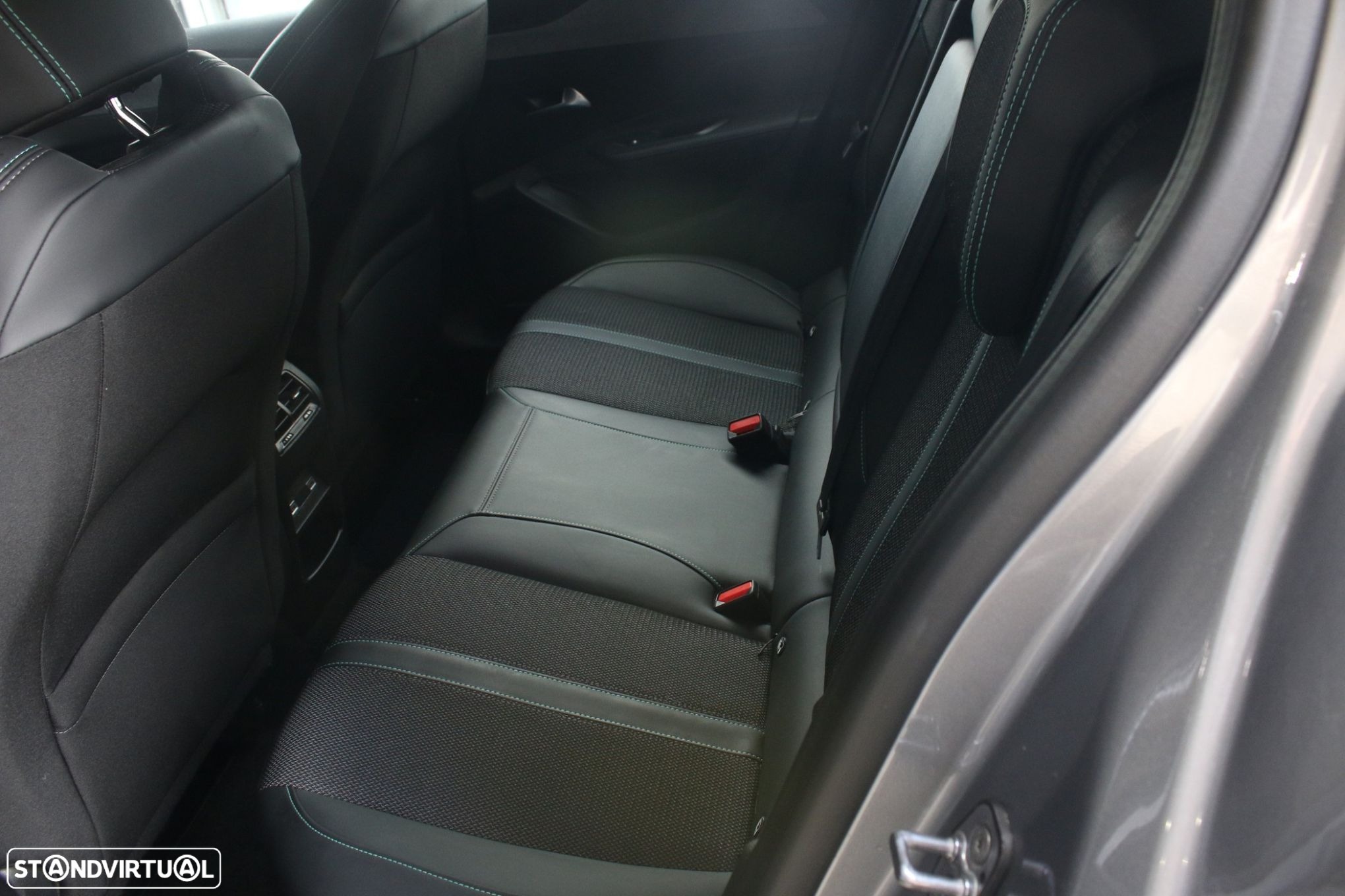 Peugeot 308 1.2 PureTech Allure - 31