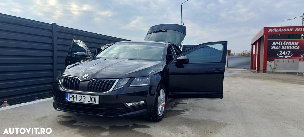 Skoda Octavia 1.6 TDI DSG Style - 7