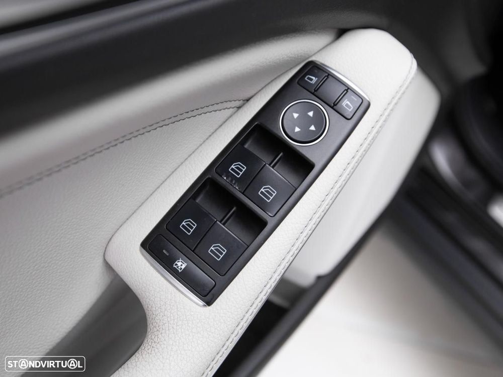 Mercedes-Benz GLA 180 — fotografia 12