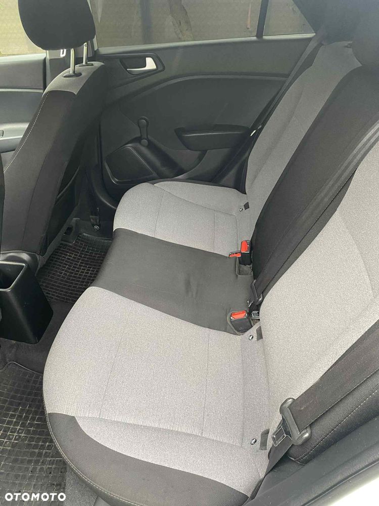 Hyundai i20 - 12