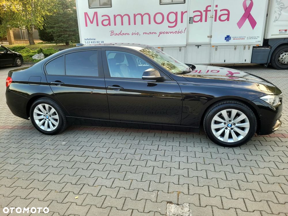 BMW Seria 3 320i GPF xDrive Advantage - 13