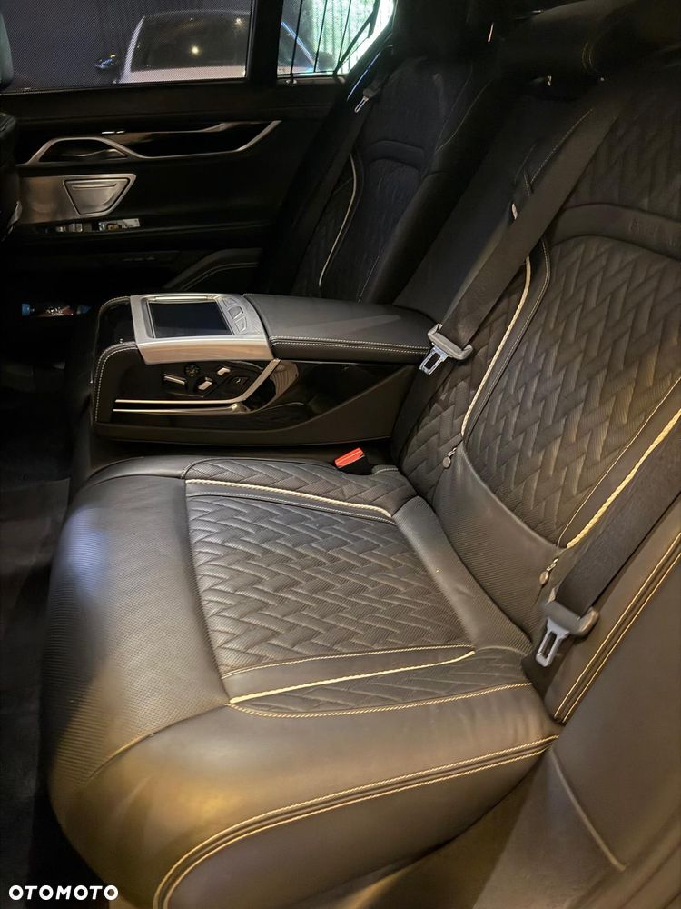 BMW Seria 7 750i xDrive - 5