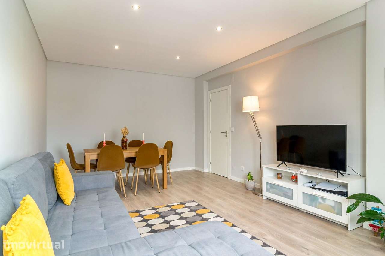 Apartamento T2 remodelado com arrecadação no Casal de São... - Grande imagem: 5/25