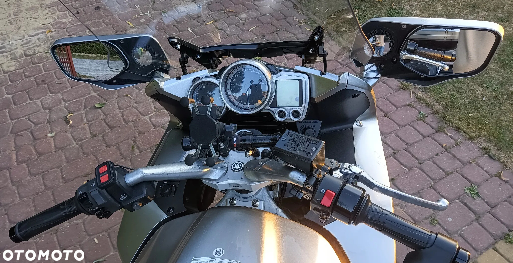 Yamaha FJR - 4