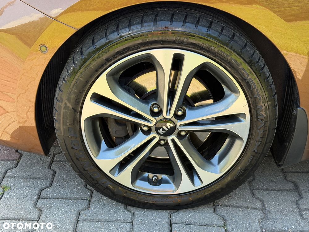 Kia Ceed 1.6 CRDi 136 ISG Platinum Edition - 16