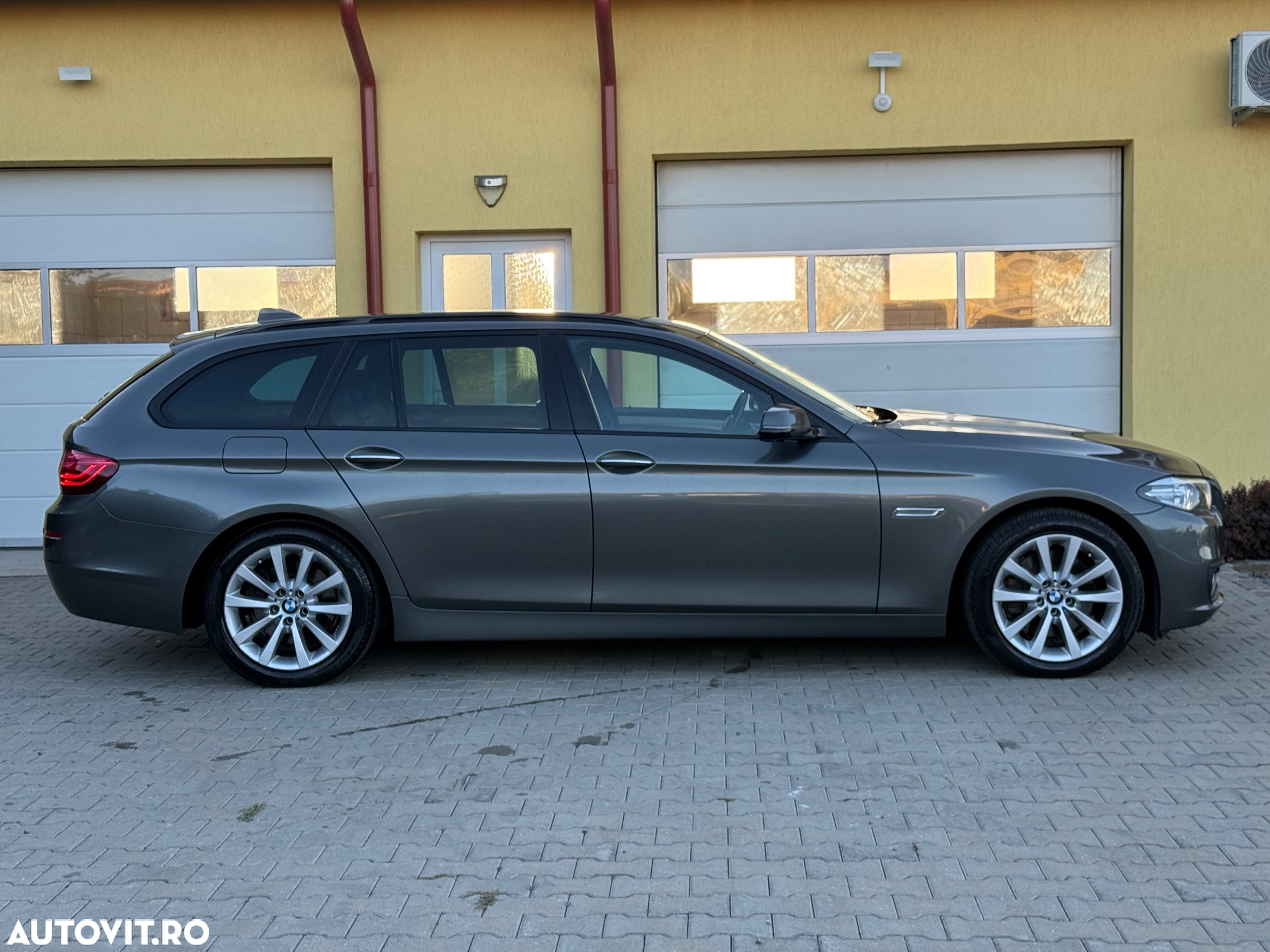 BMW Seria 5 525d Touring Aut. - 37