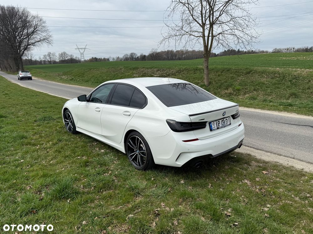 BMW Seria 3 330i xDrive M Sport - 9
