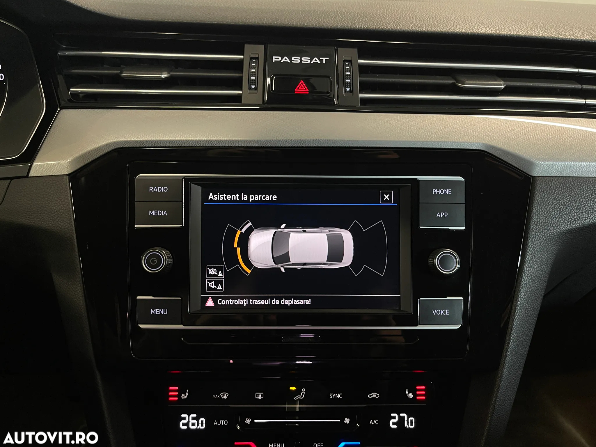 Volkswagen Passat 2.0 TDI DSG Comfortline - 12