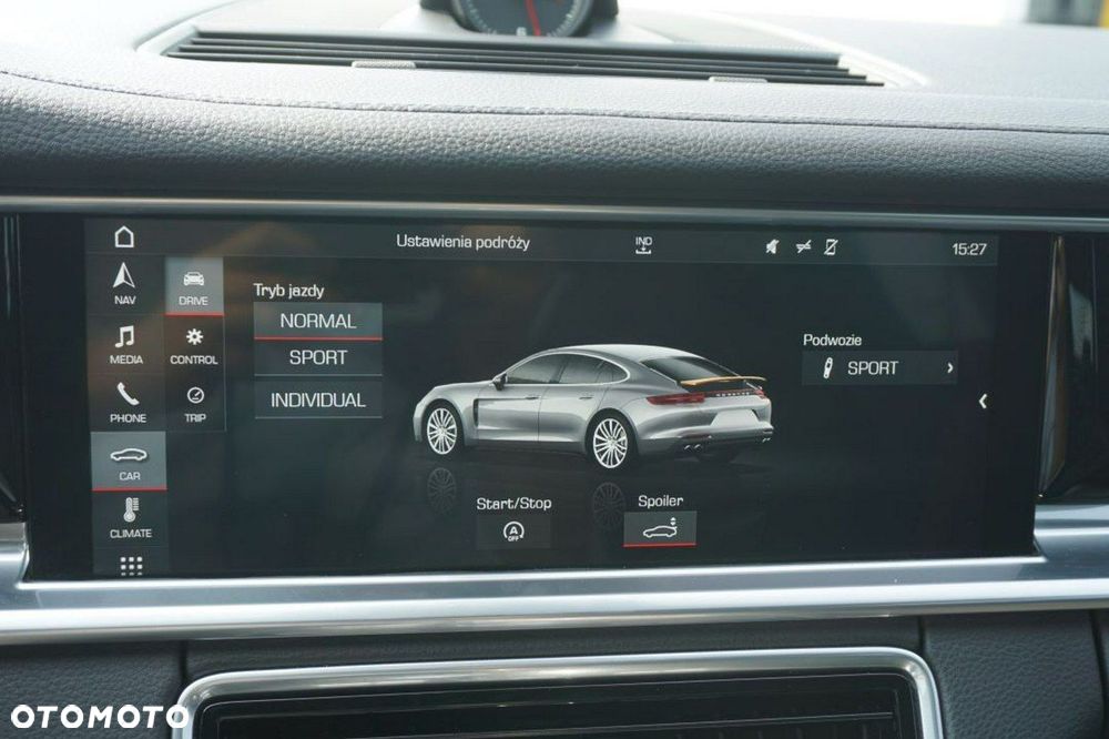 Porsche Panamera 4 - 19