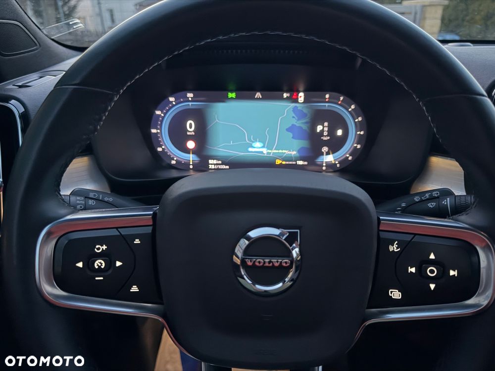 Volvo XC 40 B3 Plus Bright - 25