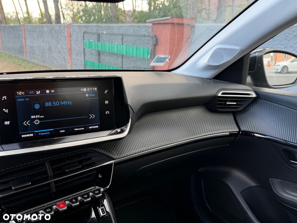 Peugeot 208 - 19