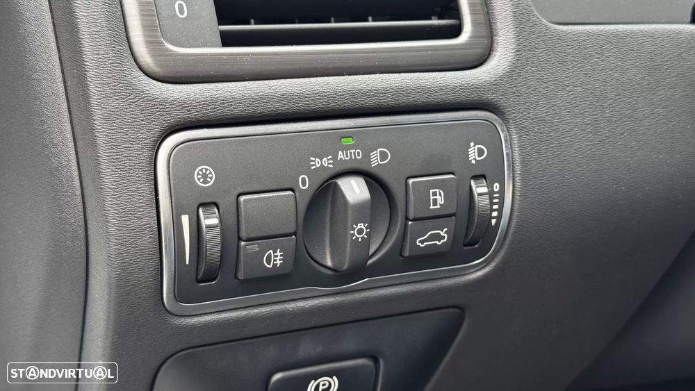 Volvo XC 70 2.0 D4 Momentum - 39