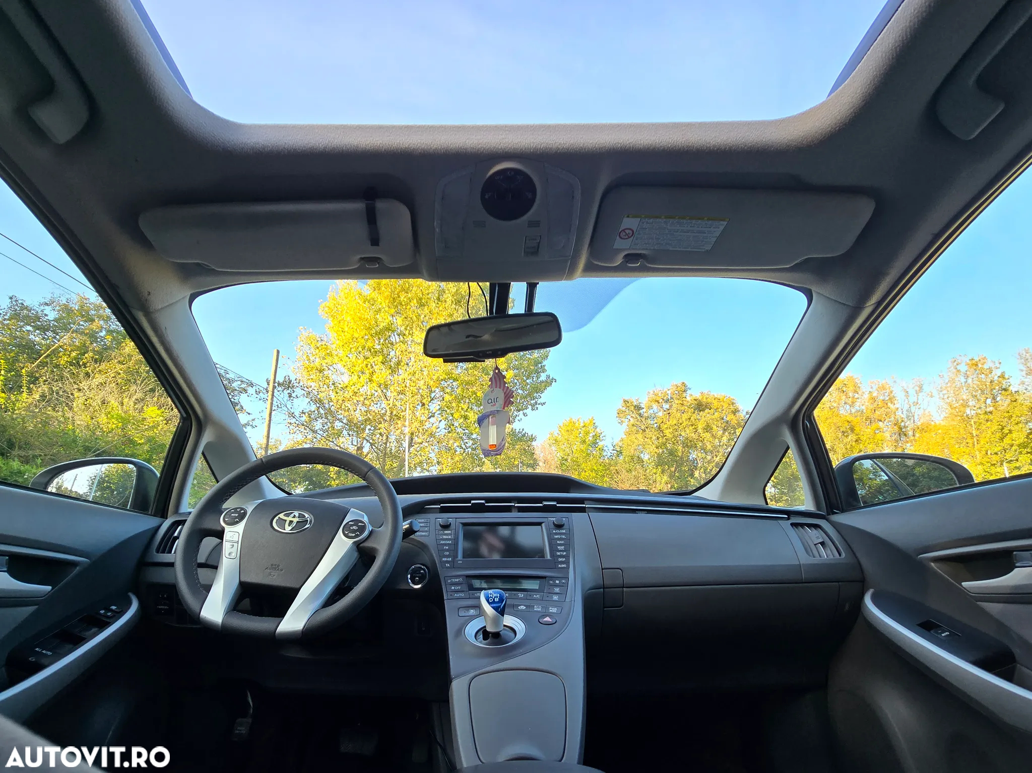 Toyota Prius (Hybrid) - 5