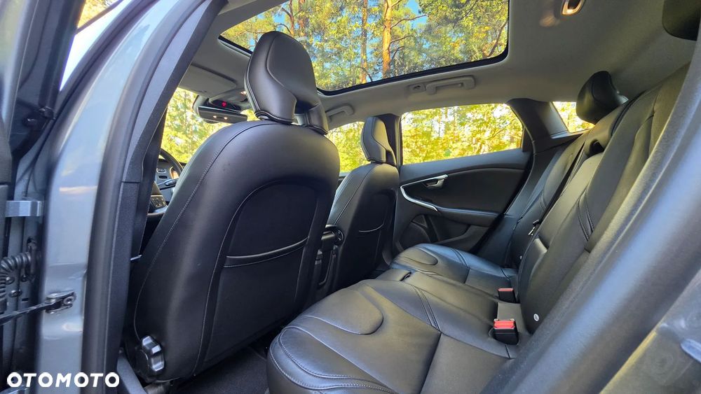 Volvo V40 D2 Drive-E SCR Momentum - 19