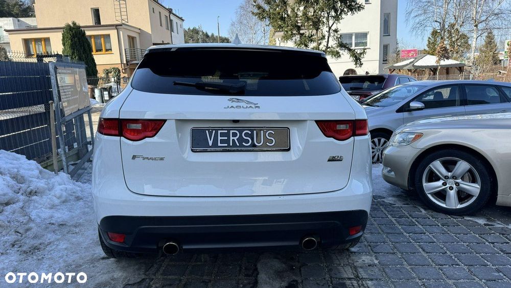Jaguar F-Pace - 5