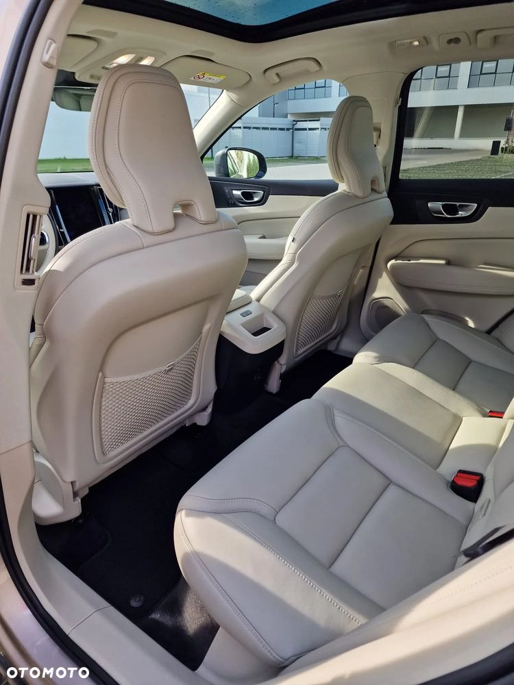 Volvo XC 60 - 4