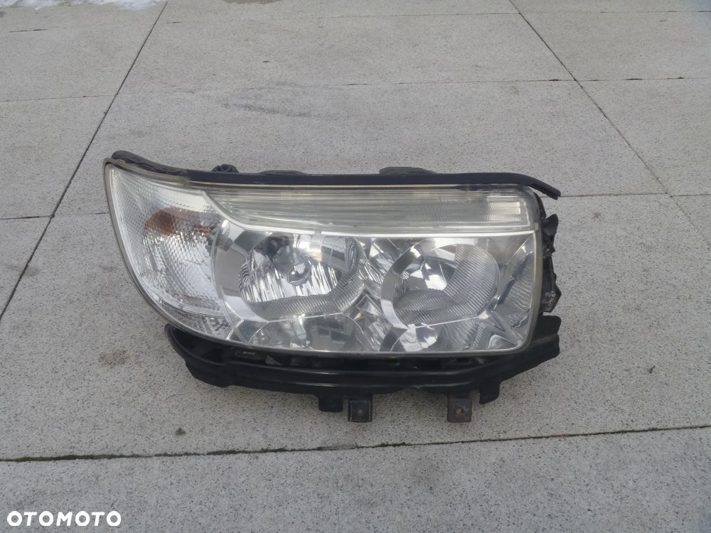 SUBARU FORESTER SG LIFT LAMPA XENON PRAWA EUROPA - 1