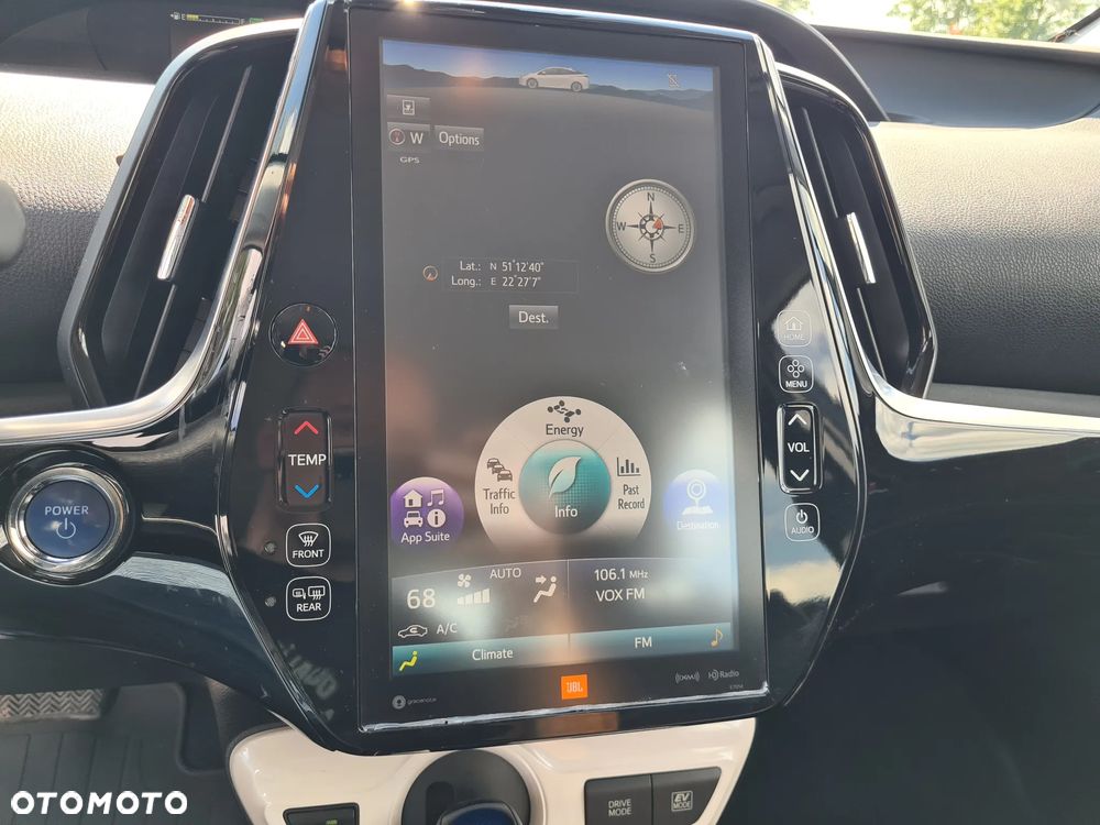Toyota Prius - 25