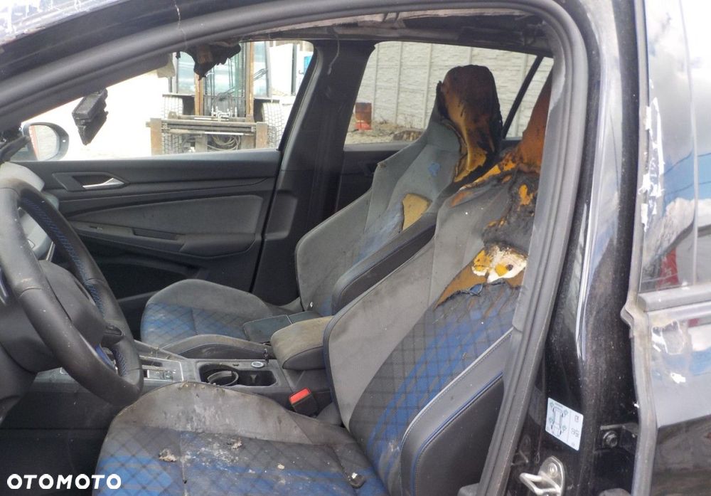 Volkswagen Golf - 21