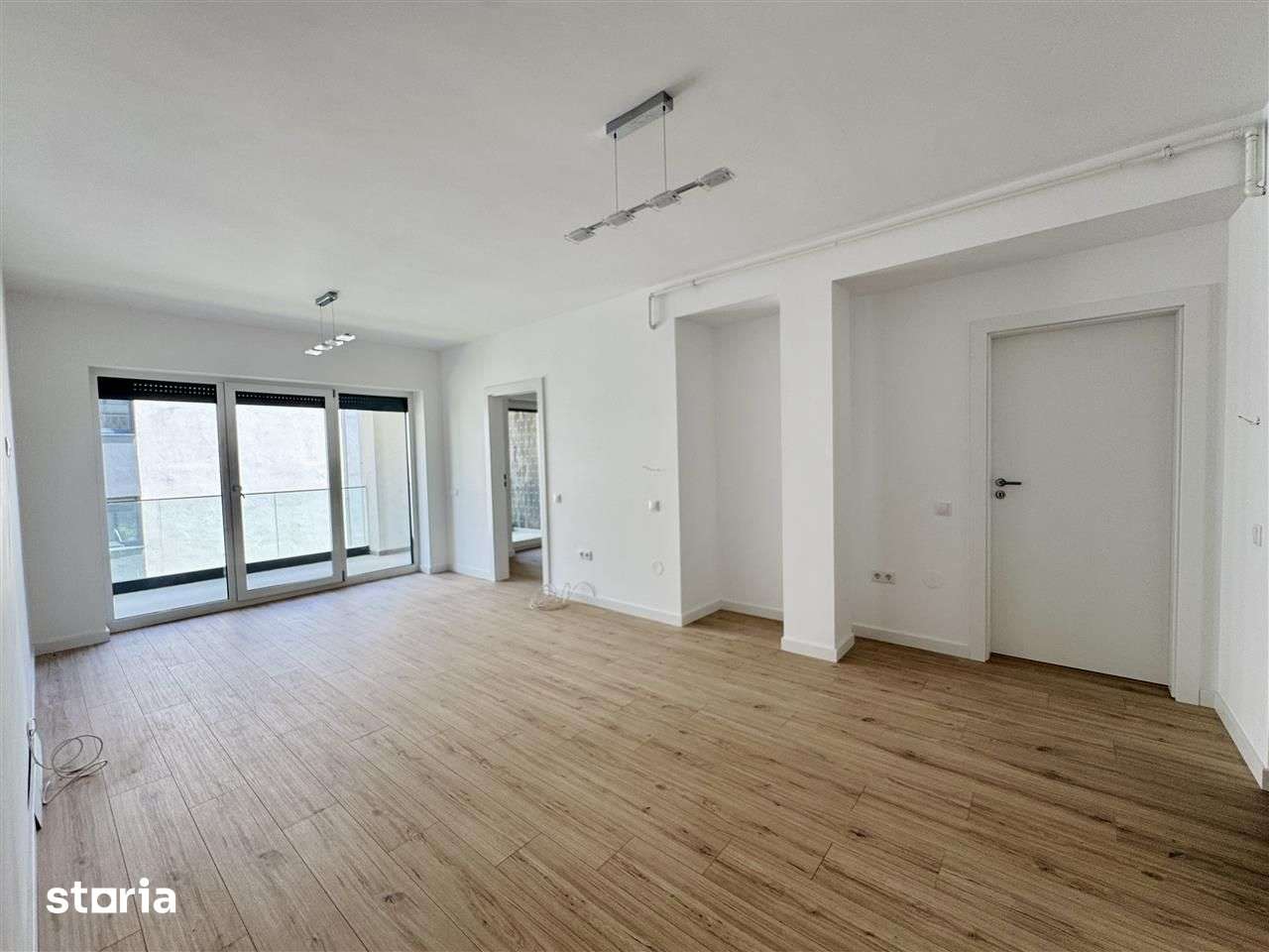 Apartament la vila cu terasa de 14 mp - 2 camere - super priveliste — fotografia 1