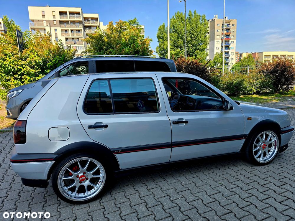Volkswagen Golf - 17