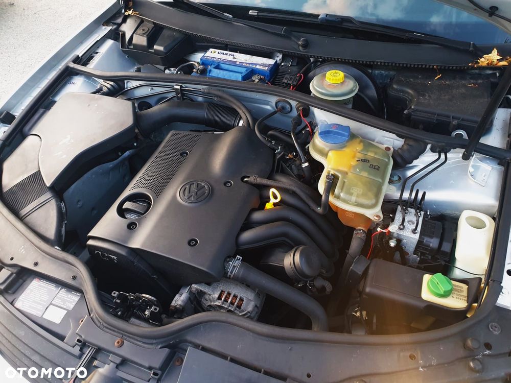 Volkswagen Passat 1.6 Highline - 10