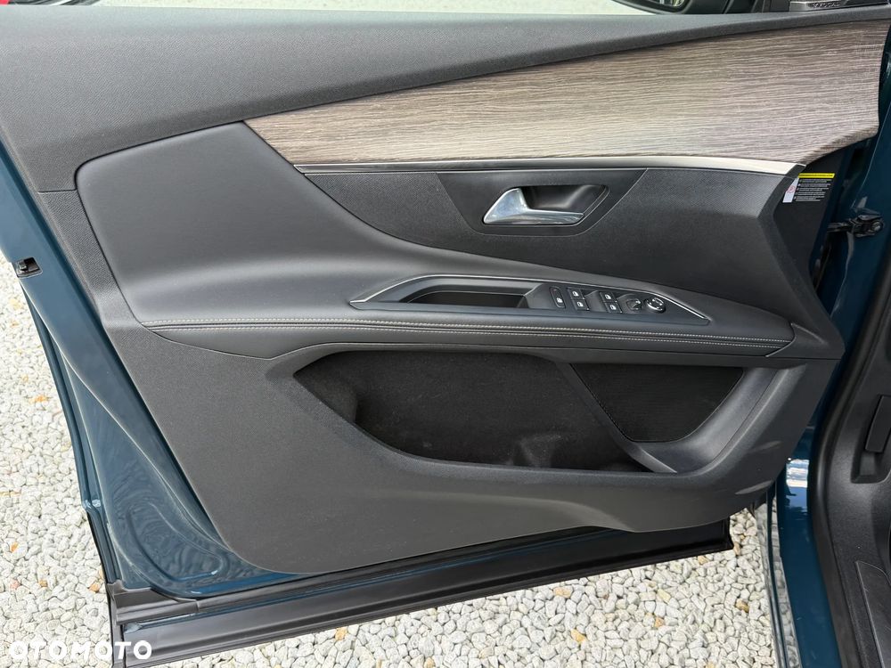 Peugeot 5008 PureTech 180 EAT8 Stop & Start GT - 26