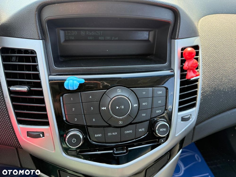 Chevrolet Cruze 1.6 LS - 24