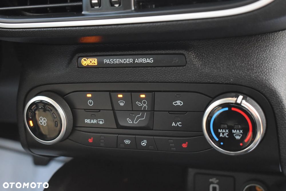Ford Focus - 36
