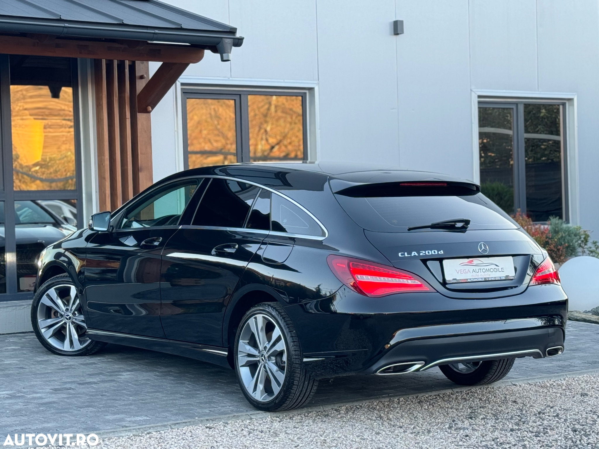 Mercedes-Benz CLA Shooting Brake 200 (CDI) d 4Matic 7G-DCT - 4