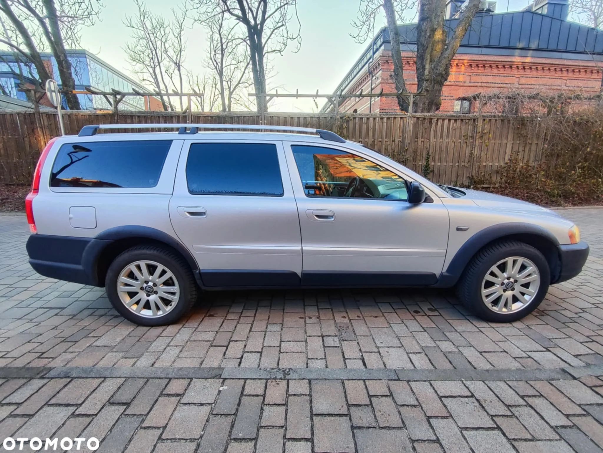 Volvo XC 70 - 1