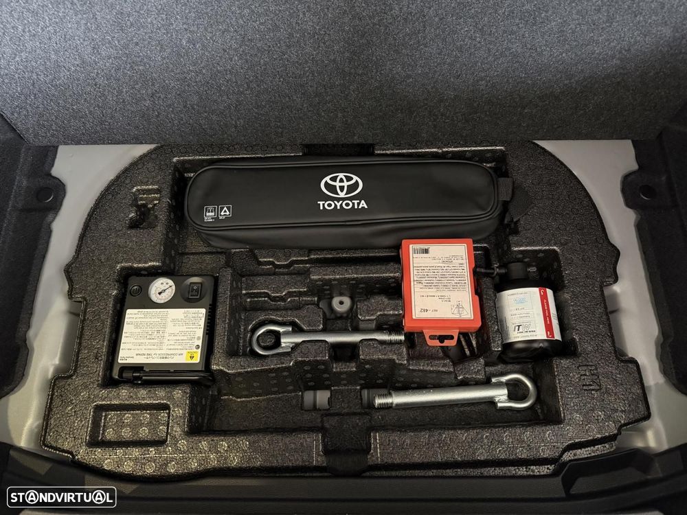 Toyota Corolla 1.8 Hybrid Comfort - 28