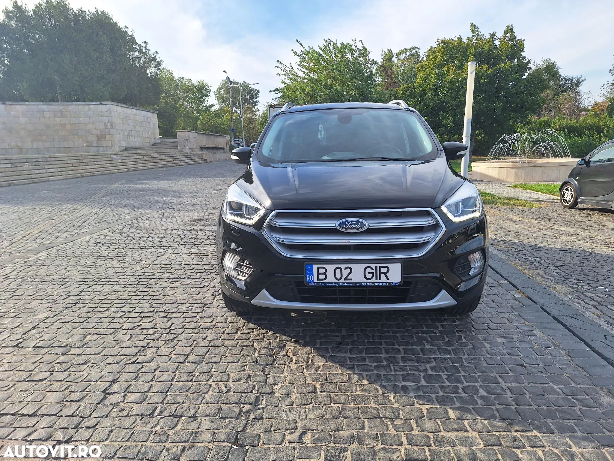Ford Kuga - 1