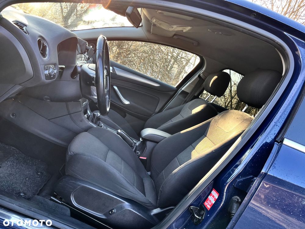 Ford Mondeo 2.0 TDCi Titanium - 17