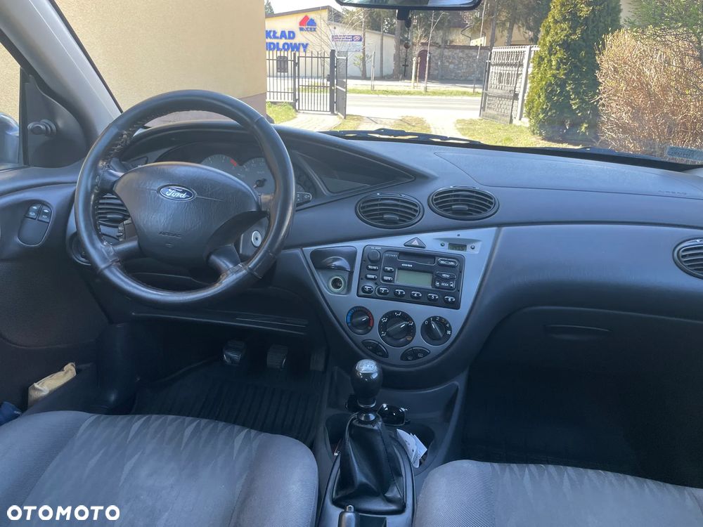 Ford Focus 1.8 TDDi Trend - 10