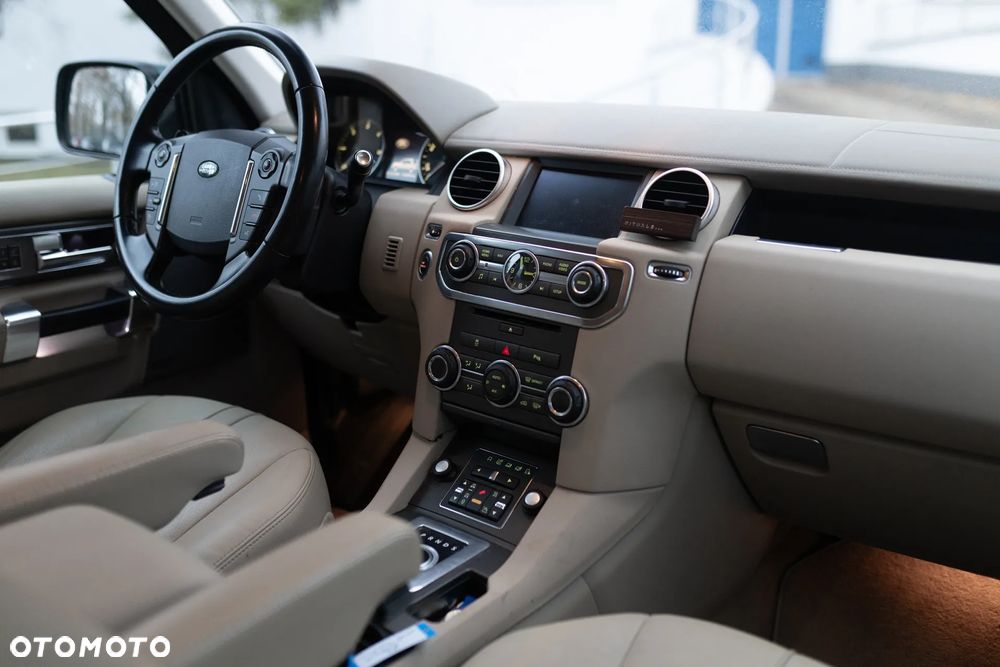 Land Rover Discovery 3.0D V6 HSE - 13