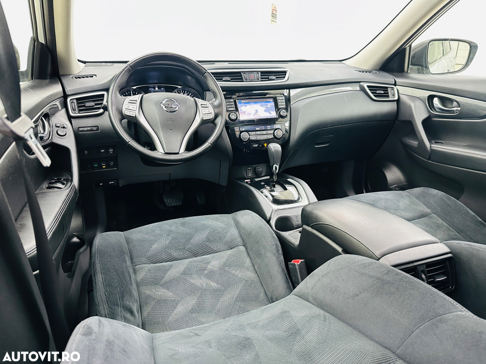 Nissan X-Trail - 23