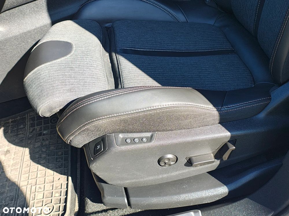 Peugeot 3008 1.2 PureTech GT S&S - 8