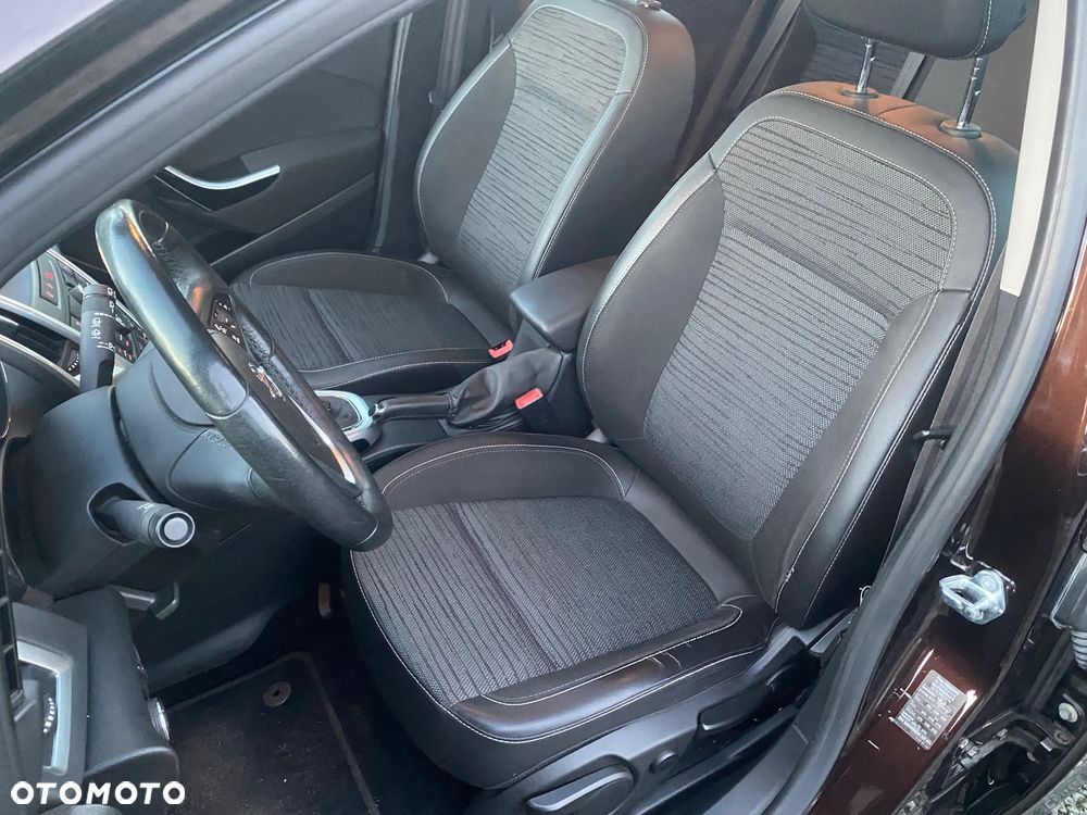 Opel Astra 1.4 Turbo Exklusiv - 24