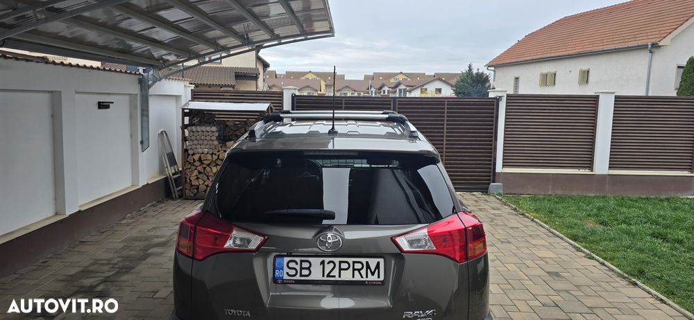 Toyota RAV4 2.2 D-4CAT 4WD Aut Luxury 18" - 11