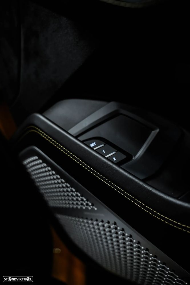 Lamborghini Urus - 30