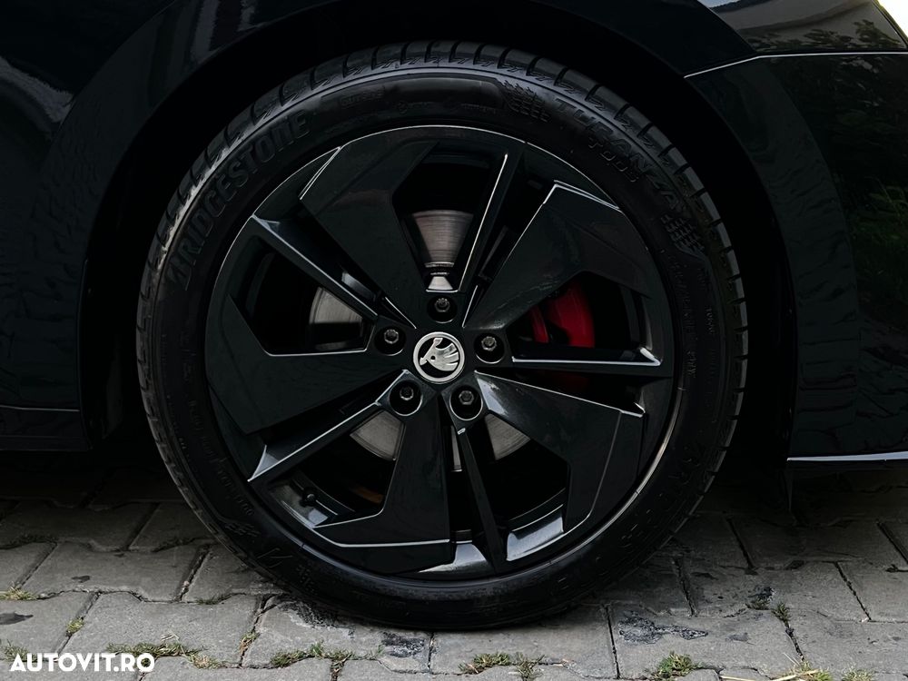 Skoda Octavia 2.0 TDI DSG 4X4 RS Plus - 33