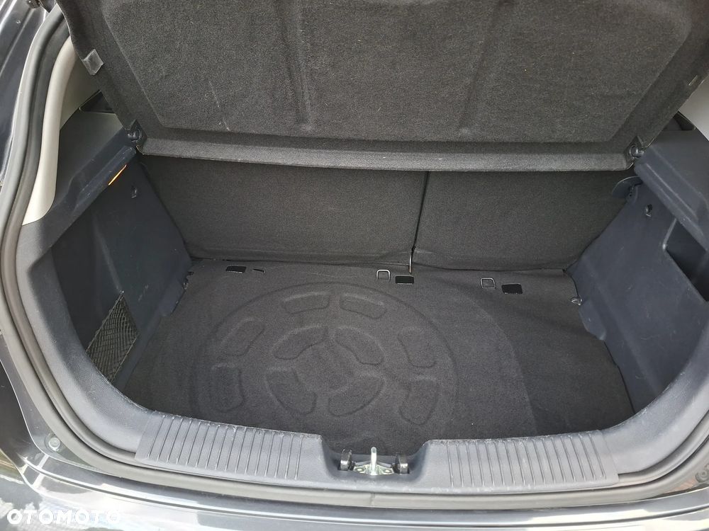 Kia Rio 1.2 Dream Team Edition - 12