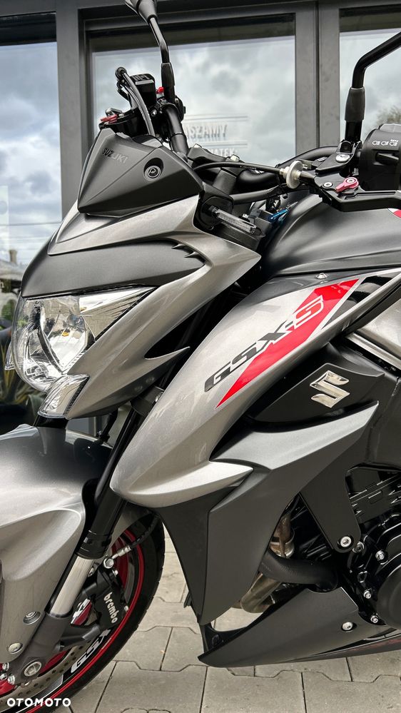 Suzuki GSX 1000 - 29