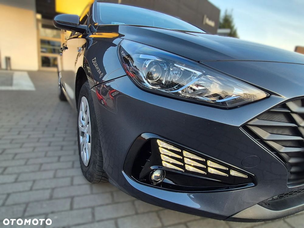 Hyundai i30 1.5 DPI Classic + - 9