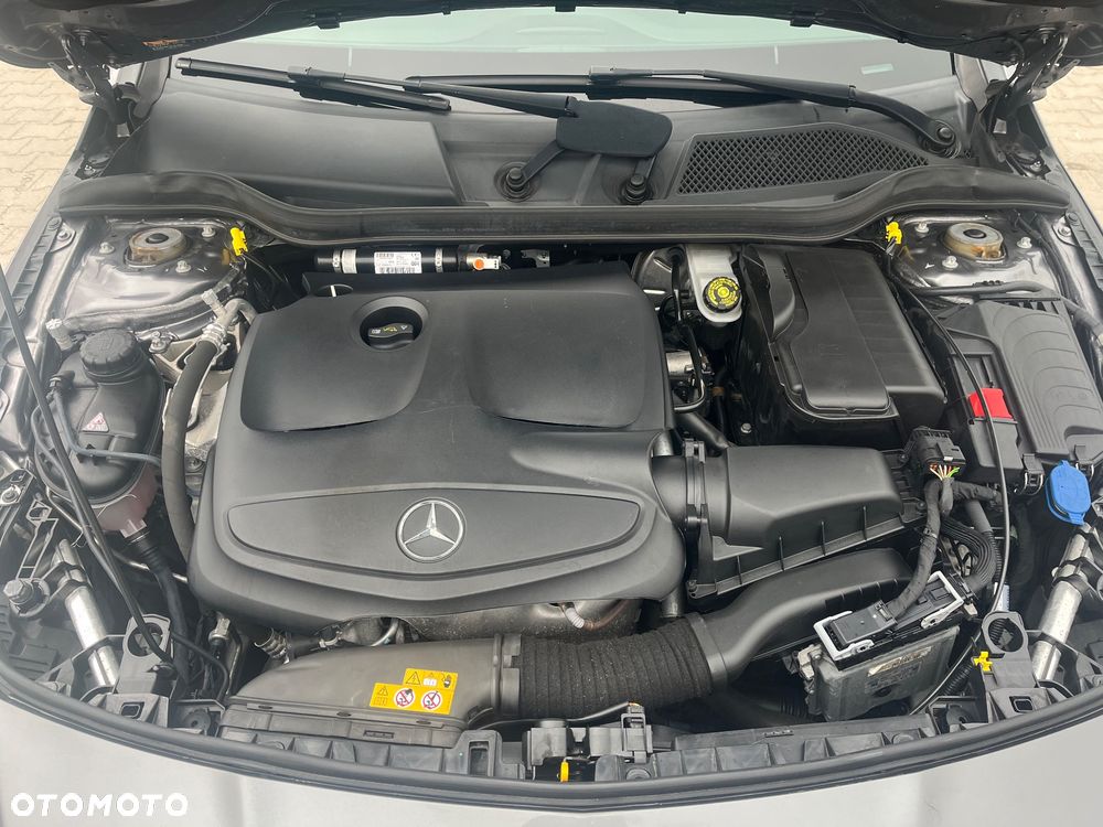 Mercedes-Benz CLA 180 Peak Edition - 10