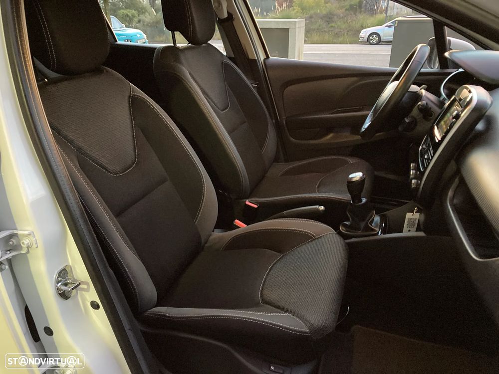 Renault Clio Sport Tourer 0.9 TCE Dynamique S - 28