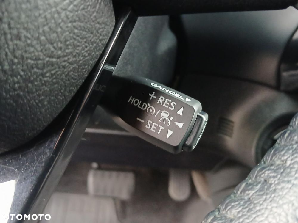 Toyota Hilux 2.8 D-4D Double Cab Invincible Sport 4x4 - 35