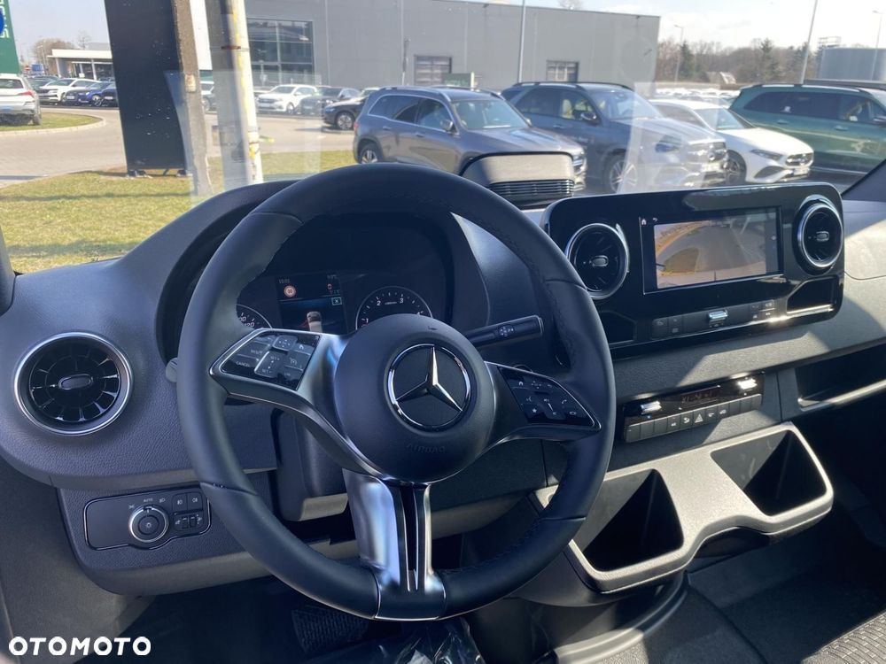 Mercedes-Benz Sprinter - 8