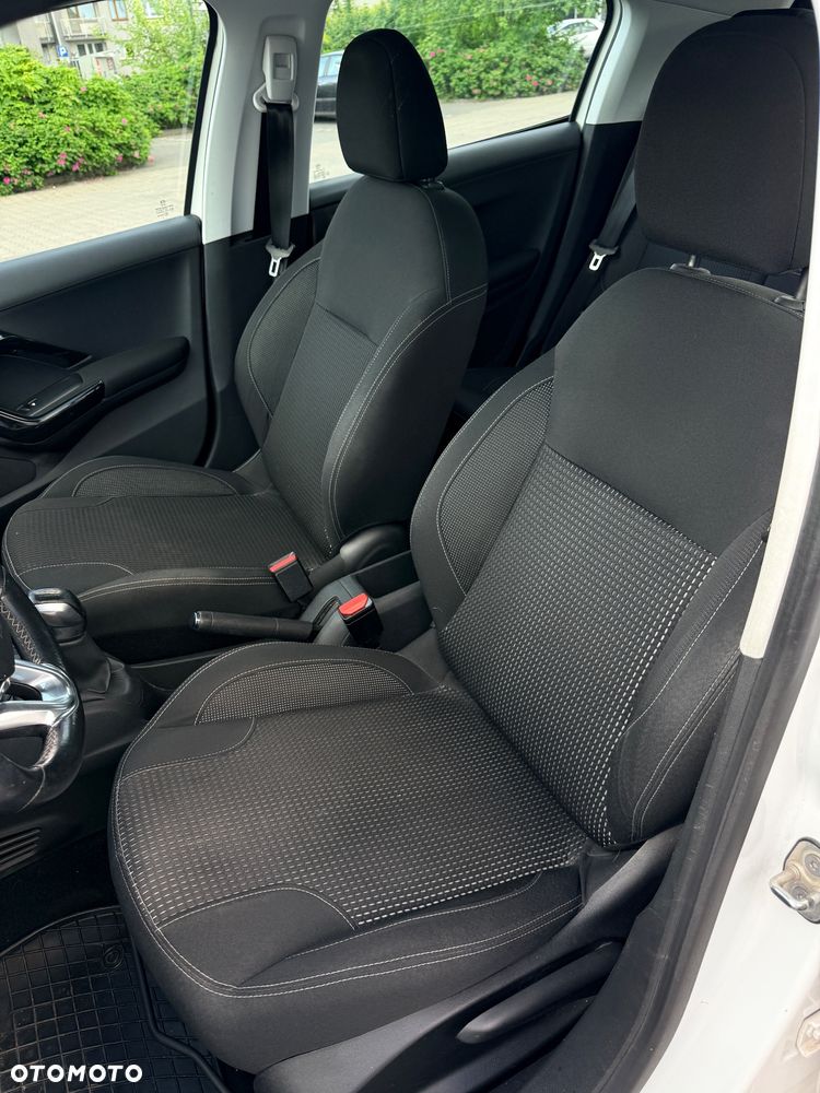 Peugeot 208 1.2 PureTech Allure S&S - 10